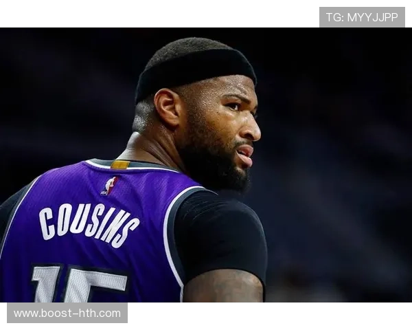 足球场惊现篮球巨星加盟引发热议球迷震惊转型之路引关注